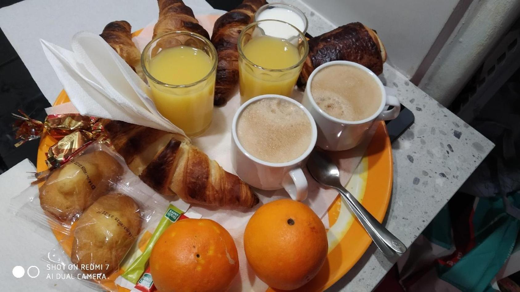 Chambres Tout Confort,Gare Tgv ,Wifi,Clim, Parking,Pt Dejeuner Perpignan Eksteriør billede